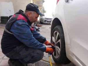 Oto Lastikçilerde Kış Mesaisi Yoğunluğu Başladı