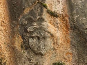 Tarihi Lahit, Köyün Çeşmesi Oldu