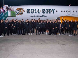 Hull City Yüzlerce Taraftarıyla Antalya’ya Geldi