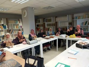 İ̇lmekleri İhtiyaç Sahibi Çocuklar İçin Atıyorlar