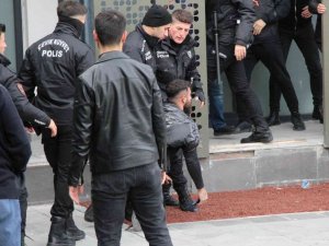 Saha İçerisindeki Gerginlik Kavgaya Dönüştü