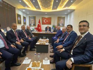 Bakan Bozdağ Belediyeyi Ziyaret Etti