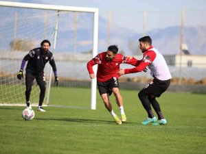 Sivasspor Hücum Ve Savunma Çalıştı