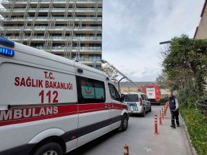 Bahçelievler’de Korkutan Yangın: 1 Kişi Dumandan Etkilendi