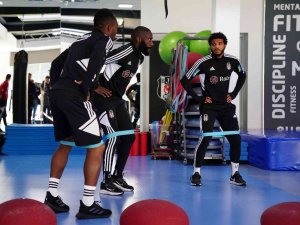 Beşiktaş Salonda Çalıştı