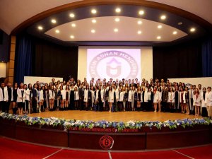Adü Diş Hekimliği Fakültesi Beyaz Önlük Giyme Töreni Gerçekleştirdi