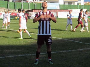 Ömer Faruk Yeniden Zirvede