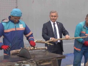 Üsküdar’da Atık Mobilyalardan 2 Bin 500 Ailenin Kışlık Yakacak İhtiyacı Karşılanıyor