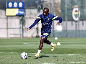 Fenerbahçe’de Altay Ve Szalai Takıma Katıldı