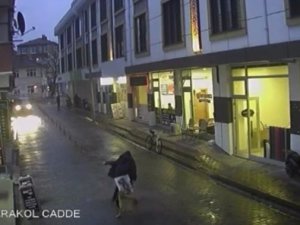 Okuldan Dönerken Köpeklerin Saldırısına Uğramıştı: Esnaf O Anları Anlattı