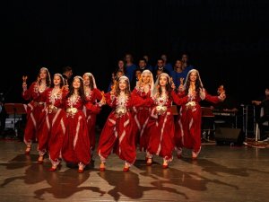 Anadolu Üniversitesi “Müzik Ve Halk Dansları Gösterisi” İle Sinop’ta Sahne Aldı