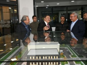 Eroğlu’ndan Dünya Kayısı Ticaret Merkezine Övgü