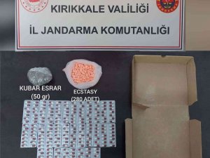 Pizza Kutusunda Uyuşturucu Sevkiyatı: Esrar Ve Yüzlerce Hap Ele Geçirildi