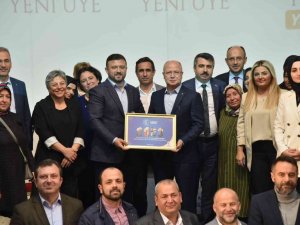 Ak Kadrolar Bursa’ya Doğru Hizmetlerin Verilmesi İçin Çalışıyor