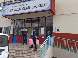 Keçiören Belediyesi 20 Okula 40 Litre Sıvı Sabun Hediye Etti