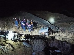 Otomobil 60 Metreden Şarampole Uçtu: 1 Ölü, 1 Yaralı