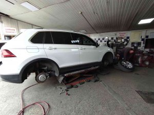 Kış Lastiği Zorunluluğu Başlıyor: Lastikçilerde Yoğun Mesai