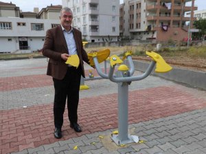 Kahta’da Yeni Yapılan Parka Zarar Verildi