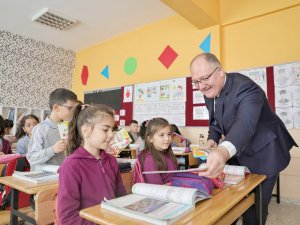 Bilgin’den Öğrencilere En Güzel Hediye