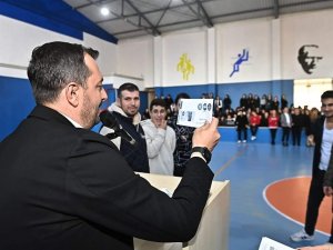 Liselilere Bedava İnternet Ve Harçlık