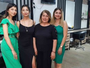 Osmaniye’nin Kadınlarını Anne Ve Üçüz Kızları Güzelleştiriyor