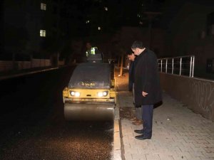 Karaköprü’de Asfaltlama Çalışmalarında Gece Mesaisi