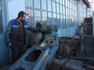 Sanayi Esnafının Arsız Hırsızlarla Başı Dertte: Hem Dükkanları Hem Müşterilerin Araçlarını Soydular