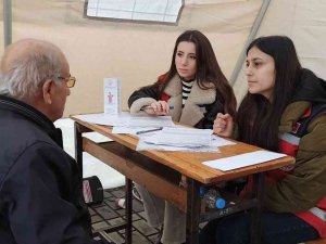 Depremin İzlerini Silebilmek İçin Gece Gündüz Çalışıyorlar