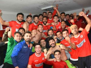 Kırkgöz Döşemealtı Belediyesi Gençlik Ve Spor Kulübü Futbol A Takımı Zirveye Oynuyor