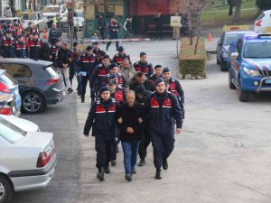 100 Milyon Tl’lik Kablo Hırsızlığının 20 Şüphelisi Adli Kontrol Şartıyla Serbest Bırakıldı