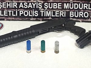 Şüpheli Şahıslardan Tabanca Ve Pompalı Tüfek Ele Geçirildi