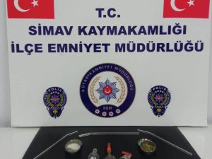 Simav’da Bir Araçta Yapılan Aramada Uyuşturucu Ele Geçirildi