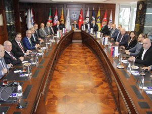 Tff Başkanı Büyükekşi, İ̇zmirli Kulüp Başkanlarıyla Buluştu