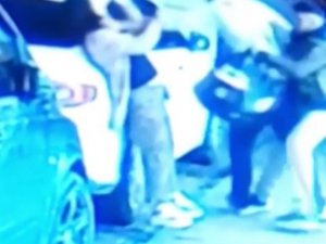 Fatih’te Kadını Sokak Ortasında Darp Etti: O Anlar Kamerada