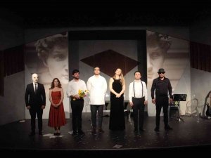 ’Çirkin’ 25. Uluslararası Ankara Tiyatro Festivalinde Ankaralılarla Buluştu