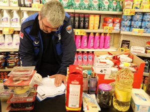 Zabıtadan Marketlere Denetim: Son Tüketim Tarihi Geçen Ürünlere El Konuldu