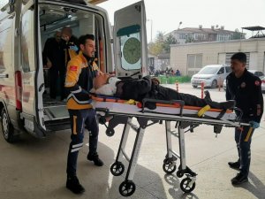 Bursa’da 2 Otomobil Çarpıştı: 3 Yaralı