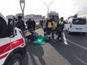 Karşıdan Karşıya Geçen Radyocu, Önce Kamyon Sonra Da Otobüs Çarpması Sonucu Hayatını Kaybetti