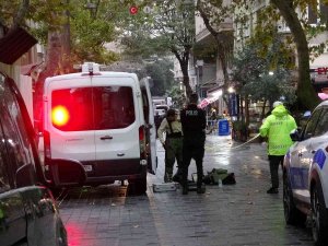Taksim’de Yol Kenarına Bırakılan Valiz Paniğe Neden Oldu