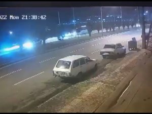 Otomobilin Yayaya Çarptığı Kaza Güvenlik Kamerasında
