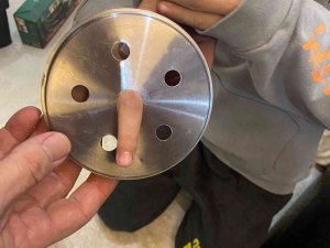 Parmağı Mutfak Aletine Sıkışan Çocuğu İtfaiye Kurtardı