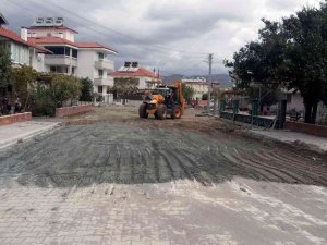 Ortaca Genelinde Yol Bakım Ve Yenileme Çalışmaları Sürüyor