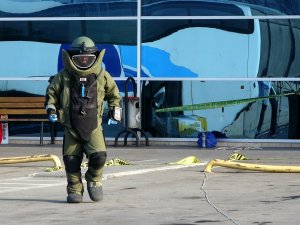 Bomba Şüphesiyle Patlatıldı İçinden Salça Çıktı