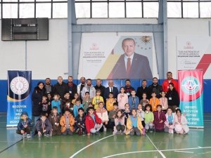 Geleneksel Çocuk Oyunları Şenliği Başladı