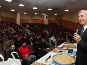 Gaün’lü Öğrencilere Baklava Semineri