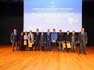 Öğrencilere Kırtasiye Desteği İçin Hazırlanan Kartlar Teslim Edildi