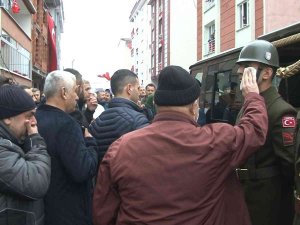 Şehit Halil İ̇brahim Yiğit’in Cenazesi Helallik Alınmak Üzere Baba Ocağına Getirildi