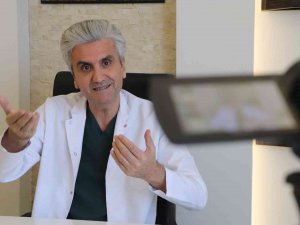 Ünlü Estetikçi Akbaş: "Göğüs Büyüklüğü Yaşayan Erkekler Evlenmek İstemiyor"