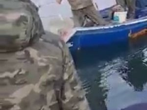 Gölün Ortasında Kayıktan Kayığa Ağ Kavgası: Böyle Tehdit Etti