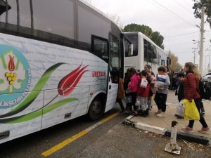 Manisa Büyükşehir Belediyesinden Kitap Fuarına Otobüs Desteği